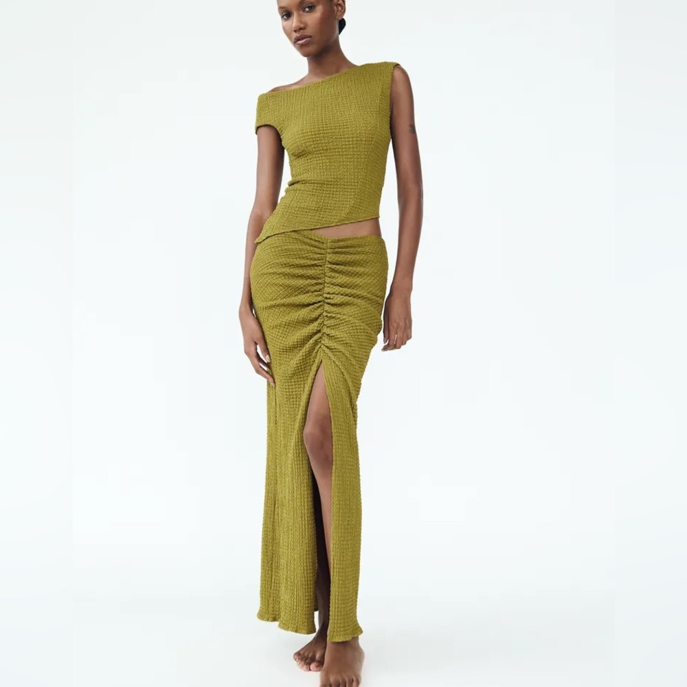 Zara Textured Shirt and Skirt Set Two Piece With Ruching Sz Medium 5039/805